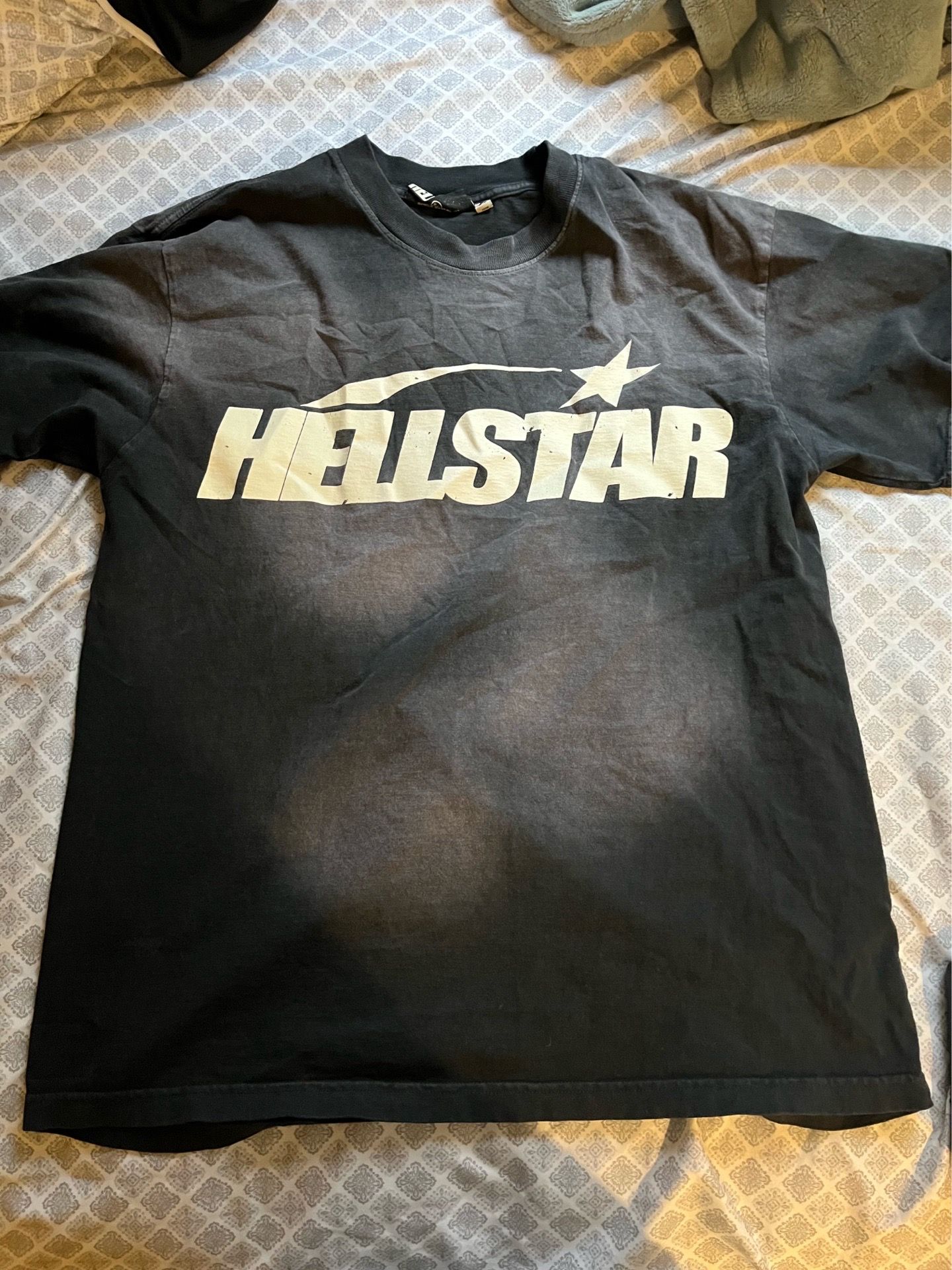 Hellstar Classic Black T-shirt *SEND OFFERS*