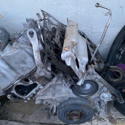 Bmw N63 X5 550i 750i X6 650i Motor Parts Block, Piston, Shaft, Oil Reservoir,  Oil Pump, Valvehead, Valvs, Overhead Cams, 