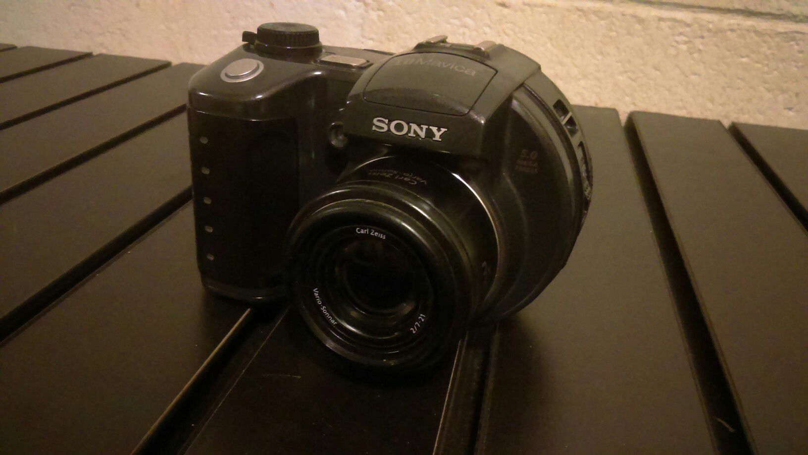 Sony MVCCD500 CD Mavica 5MP Digital Camera w/ 3x Optical Zoom