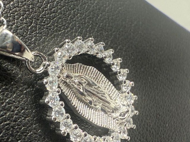 S/S CZ Metal Chain With VM Pendant 