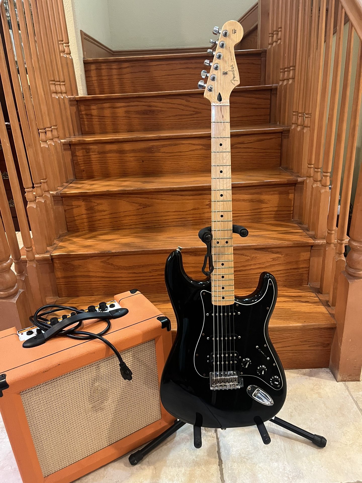 Fender MIM Stratocaster Special Edition w/ Orange Crush 35R Guitar Amp