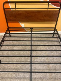 $80 Queen Bed Great Condition.