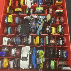 100 Hotwheels Cars Lot Toy Collectable With Disney Cars Storage Case