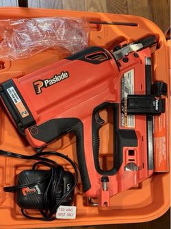Paslode CFN325 Cordless nailer (Like new)