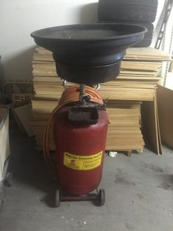 Oil drainer