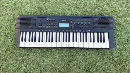 Yamaha keyboard PSR-E273 (with power cord)