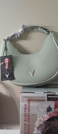 Vanessa Williams purse