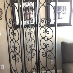 Restoration Hardware Screen  