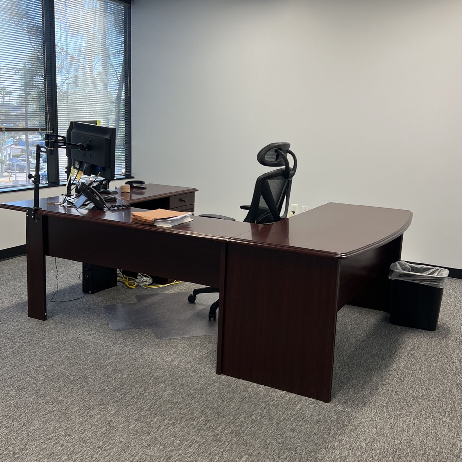 FREE DESKS AND OFFICE FURNITURE for Sale in Santa Ana, CA OfferUp