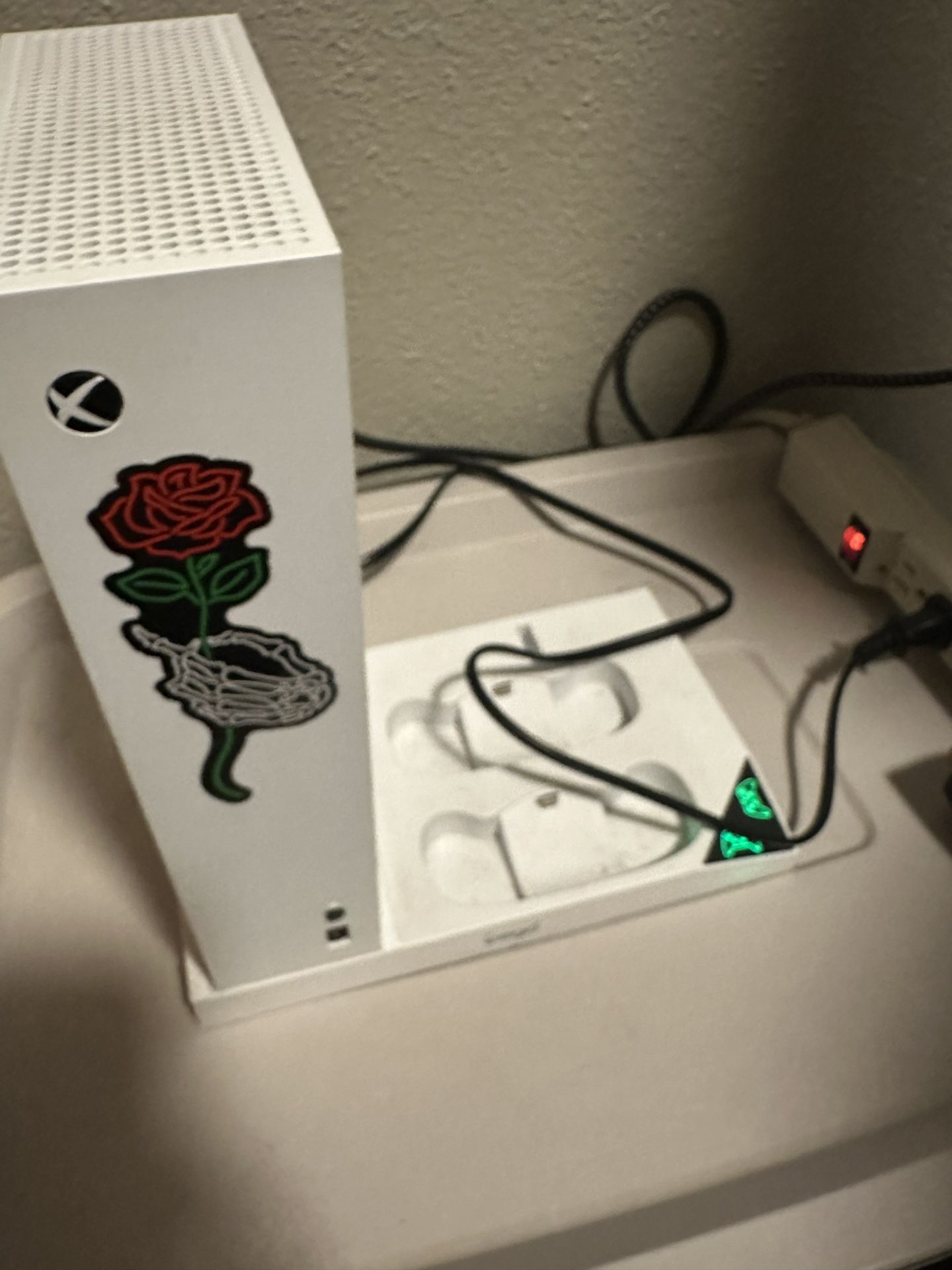 Xbox Series S With Recharging Station With Fan And 1 Battery