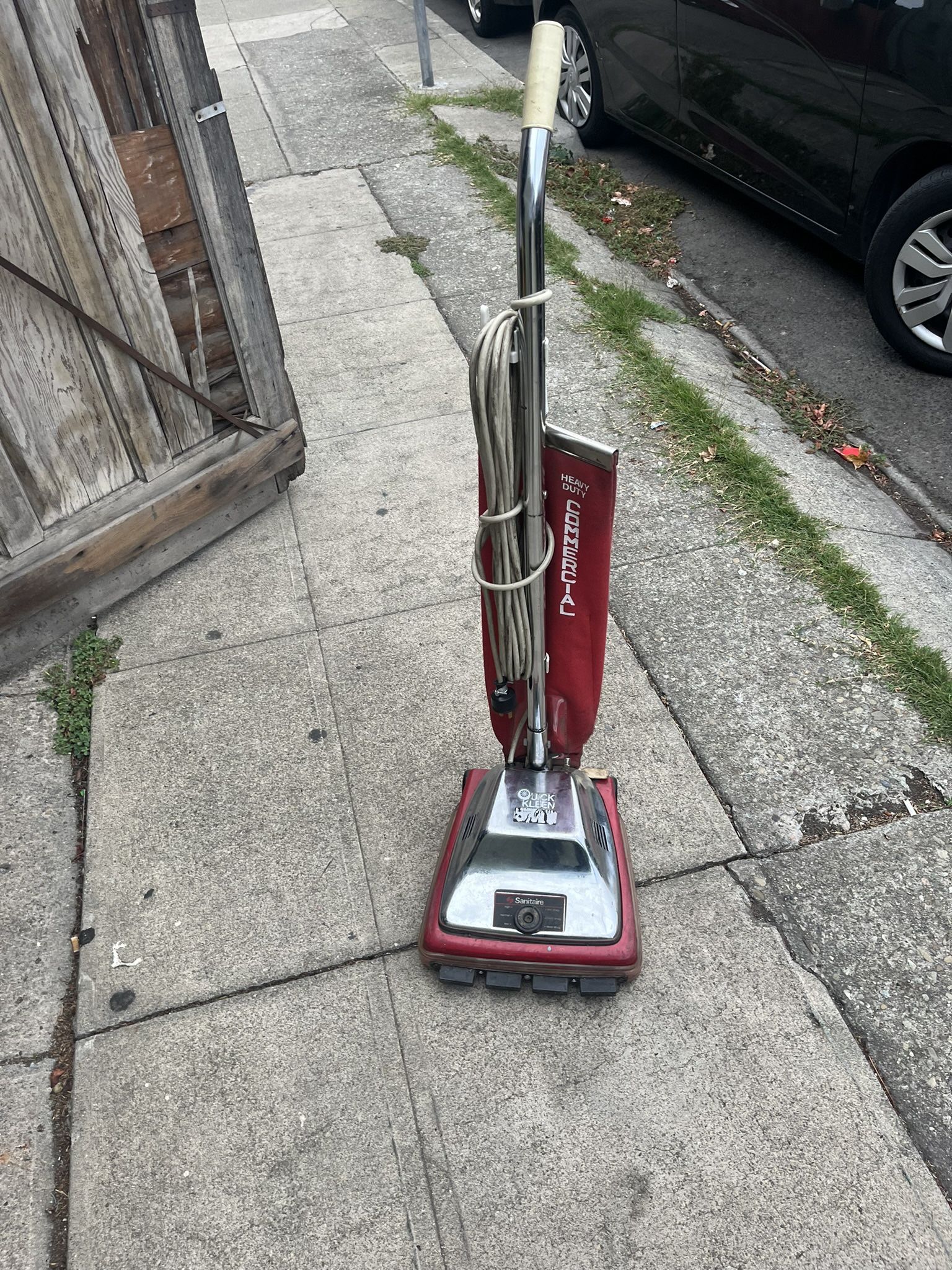 Heavy Duty Quick Kleen Vacuum