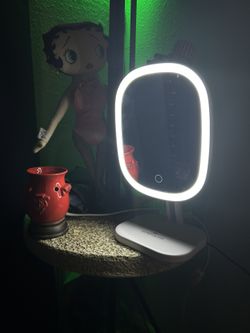 vanity mirror 