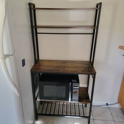 Microwave/Bakers Rack