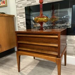 Mid Century Modern Lane Rhythm Series Walnut Nightstand End Table