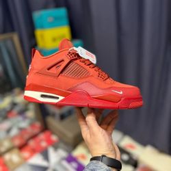 JORDAN 4