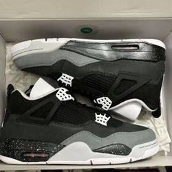Brand new Air Jordan retro 4 fear size 11 With Receipt🧾 