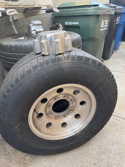 2000 Ford F250 wheels w/caps