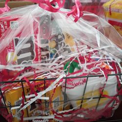 Valentine's Gift Basket 🧺
