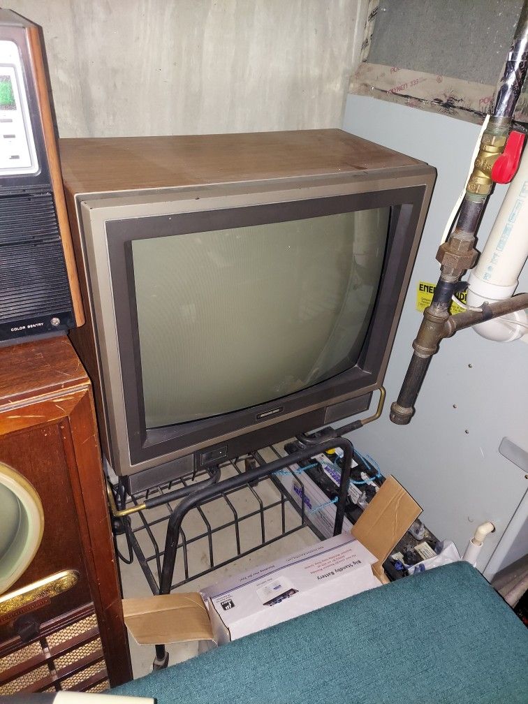 1990 CRT Needs Repair