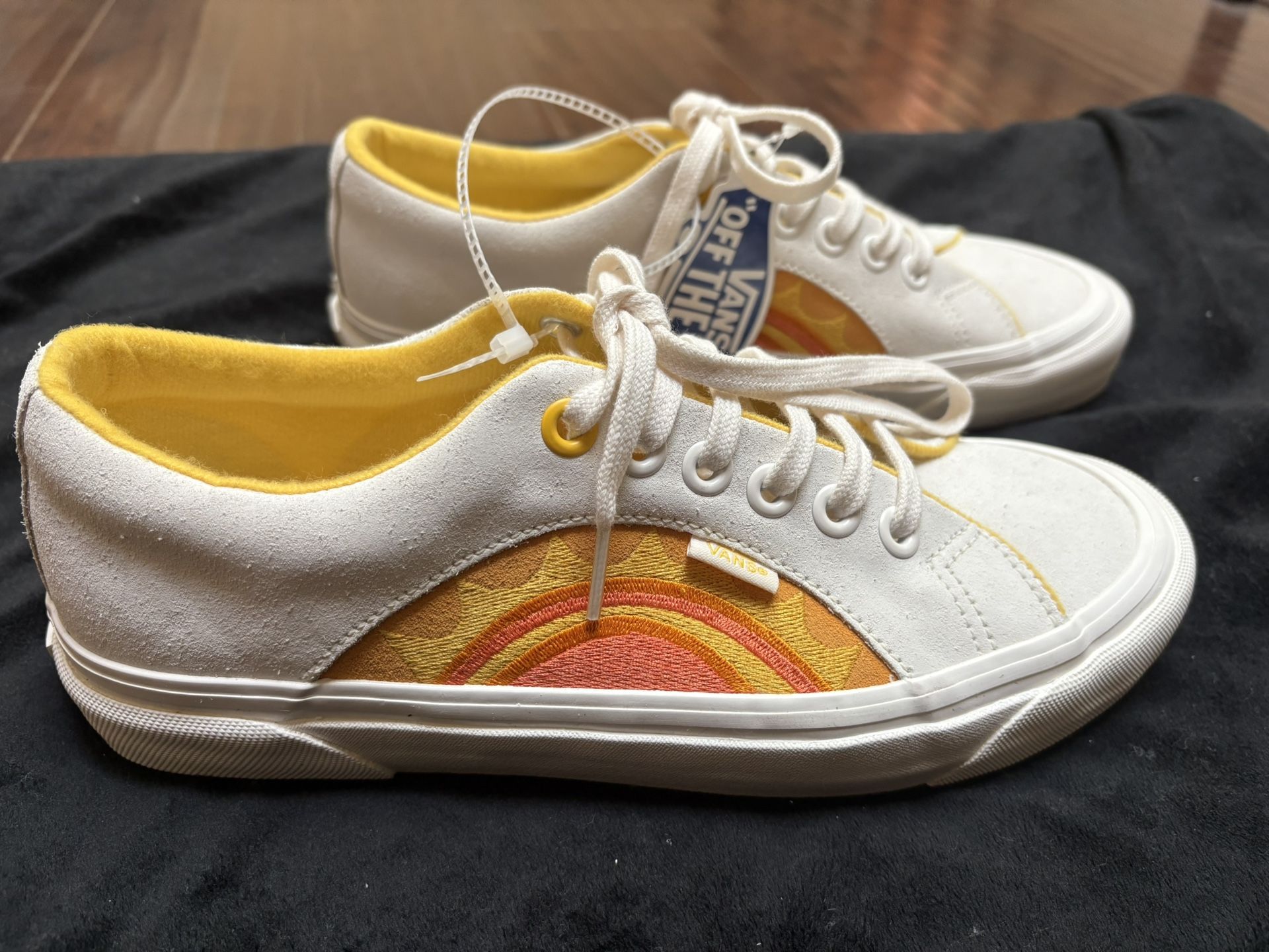 NWT White Suede Vans Lace-Up Sneakers, Women’s 9.5