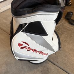 taylormade golf bag and 30~ golf balls