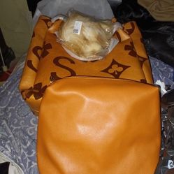 Women's Pocketbook With Hand Purse