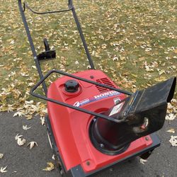 Honda HS520 Snow Blower 