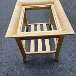 Bassett Wood End Table Just 1 Glass Missing 