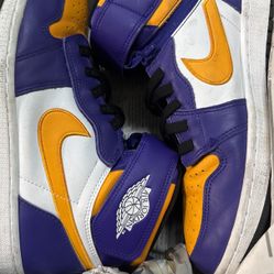 Size 11 Air Jordan 1 High Flyease Lakers 