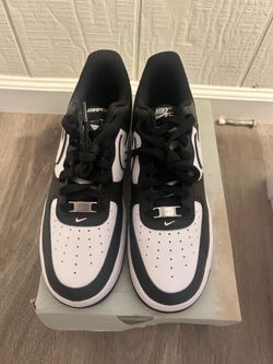 Nike Air Force 1.  Black & White. Size 10