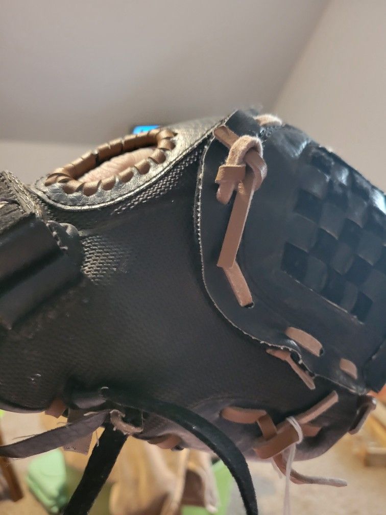 Adidas Tee Ball Glove 10 Inch