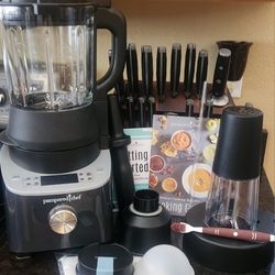 Pampered Chef Deluxe Cooking Blender including Smoothie Cup with Adapter