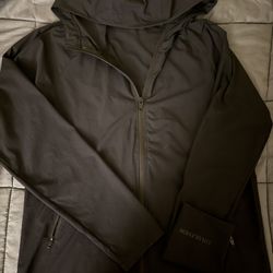 LULULEMON size small traes Or buy Lmk