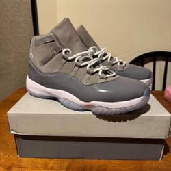 AJ 11 Cool grey sneakers men size 9 , 10 
