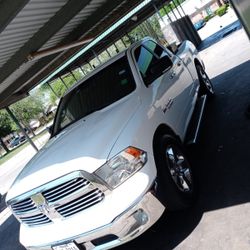 White Dodge Ram 2013