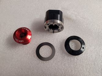 New SRAM Dub Red Crankbolt & Tool