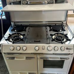 Like New O’KEEFE & Merritt  Stove