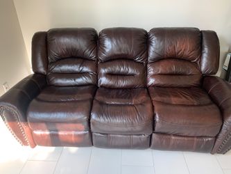 almost NEW reclining sofa, fully operational and affordable feel of leather