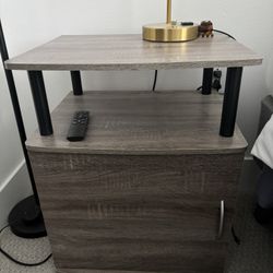 2 Nightstands