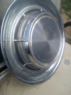 Vintage Hubcaps 