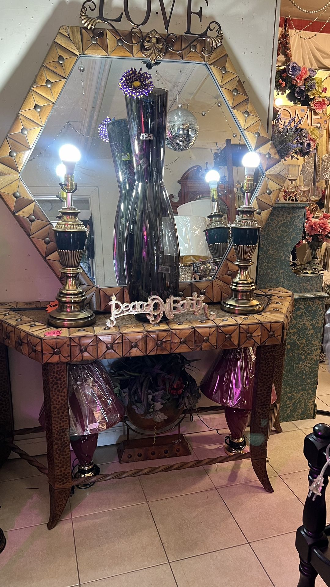 Consola & Mirror Bamboo.$200