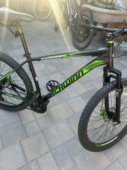 Schwinn boundary mt. Bike 29” wheels