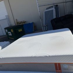 King Mattress Tempur Memory Foam 🦖