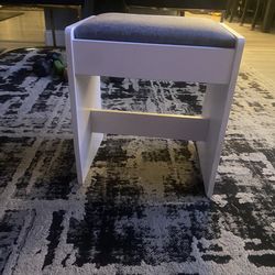 Vanity Chair Free