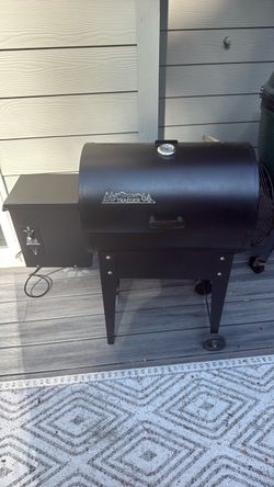 Traeger small smoker