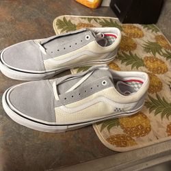 VANS MENS SIZE 12 BRAND NEW!!