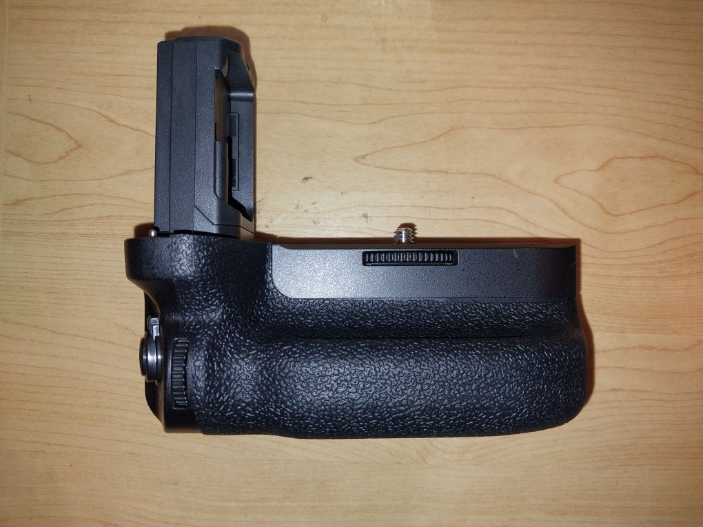 Battery Grip for Sony A7IV, A9II & A7RIV