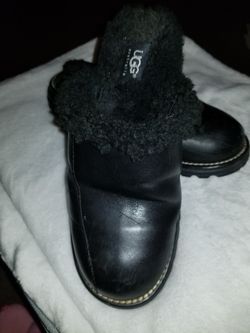 Pre owned Ugg mule slip on leather size 7