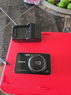 Sony cybershot DSC-W650 16.1 MP Digital Camera With 5x Optical Zoom and 3.0- inch LCD (black )2012 model