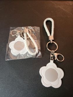 Flower Mirror keychain